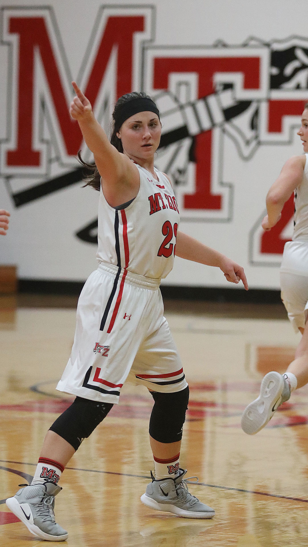 Mount Zion vs Mahomet Seymour girls basketball 7 1.7.19.jpg
